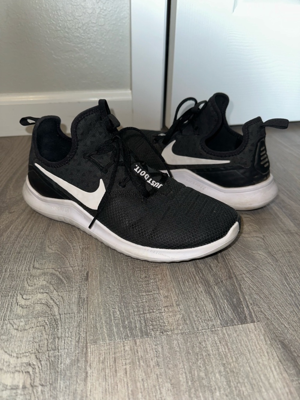 Nike Women’s Black TR8